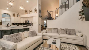 Newly Renovated 4 Bedroom Retreat wPool